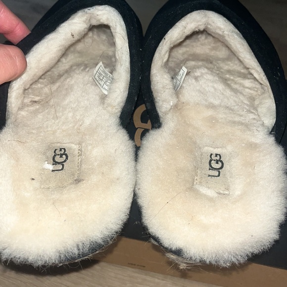 ugg slippers - Picture 3 of 5
